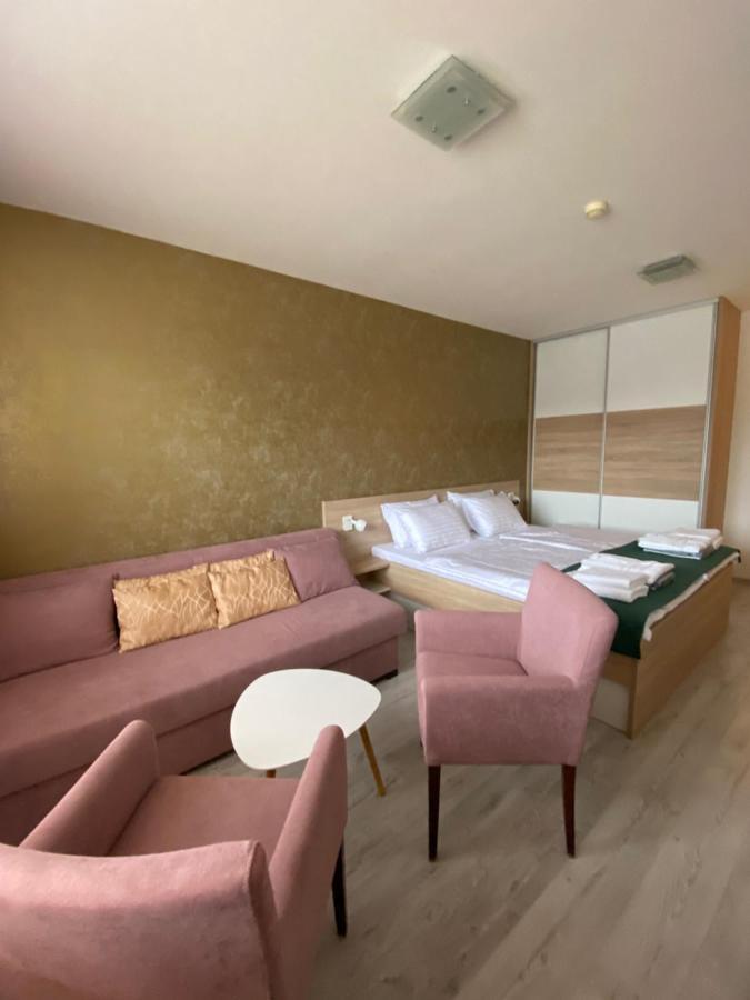 Besenova Apartman Diamant エクステリア 写真